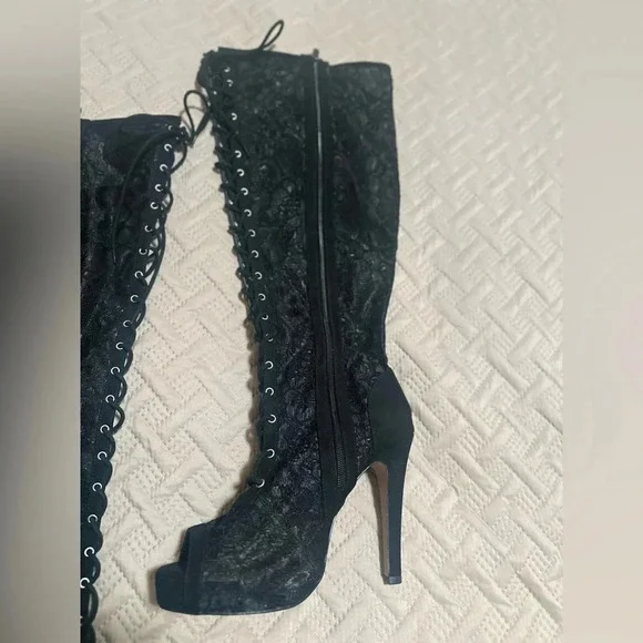 New-TORRID Black Lace Over The Knee Zipper Open Toe Boots. Size 9.5 Wide. - Picture 5 of 13